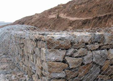 石籠網護岸